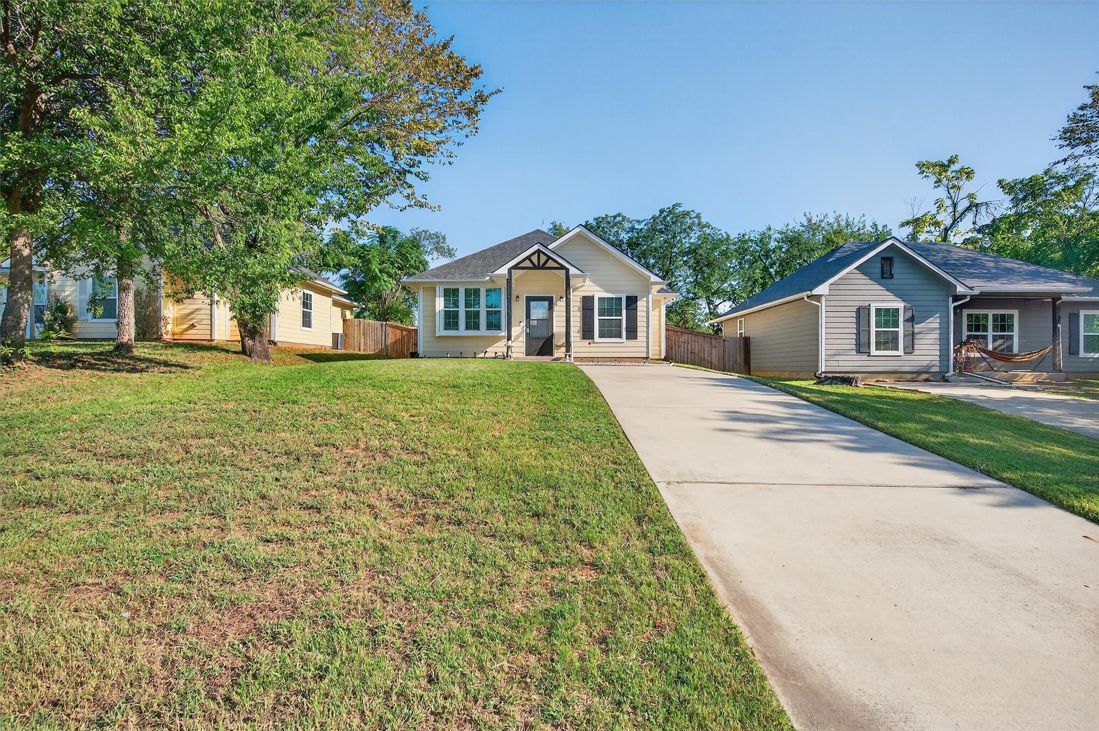 425 W Johnson Denison TX 75020