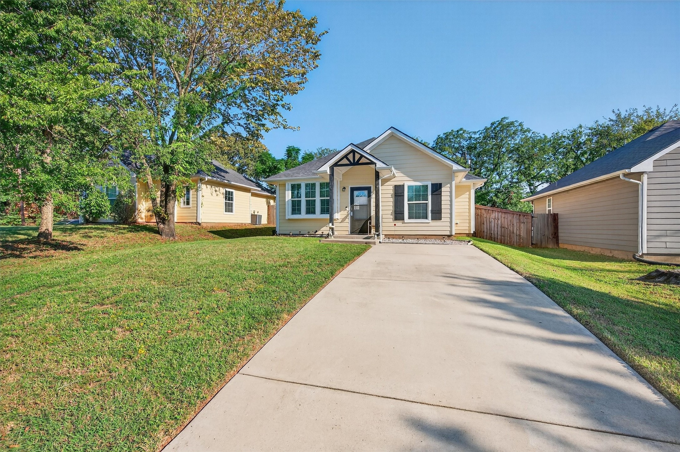 425 W Johnson Denison TX 75020