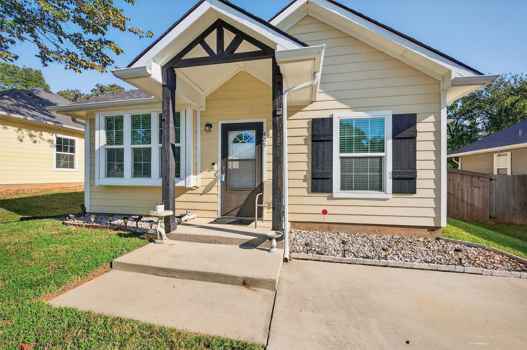 425 W Johnson Denison TX 75020