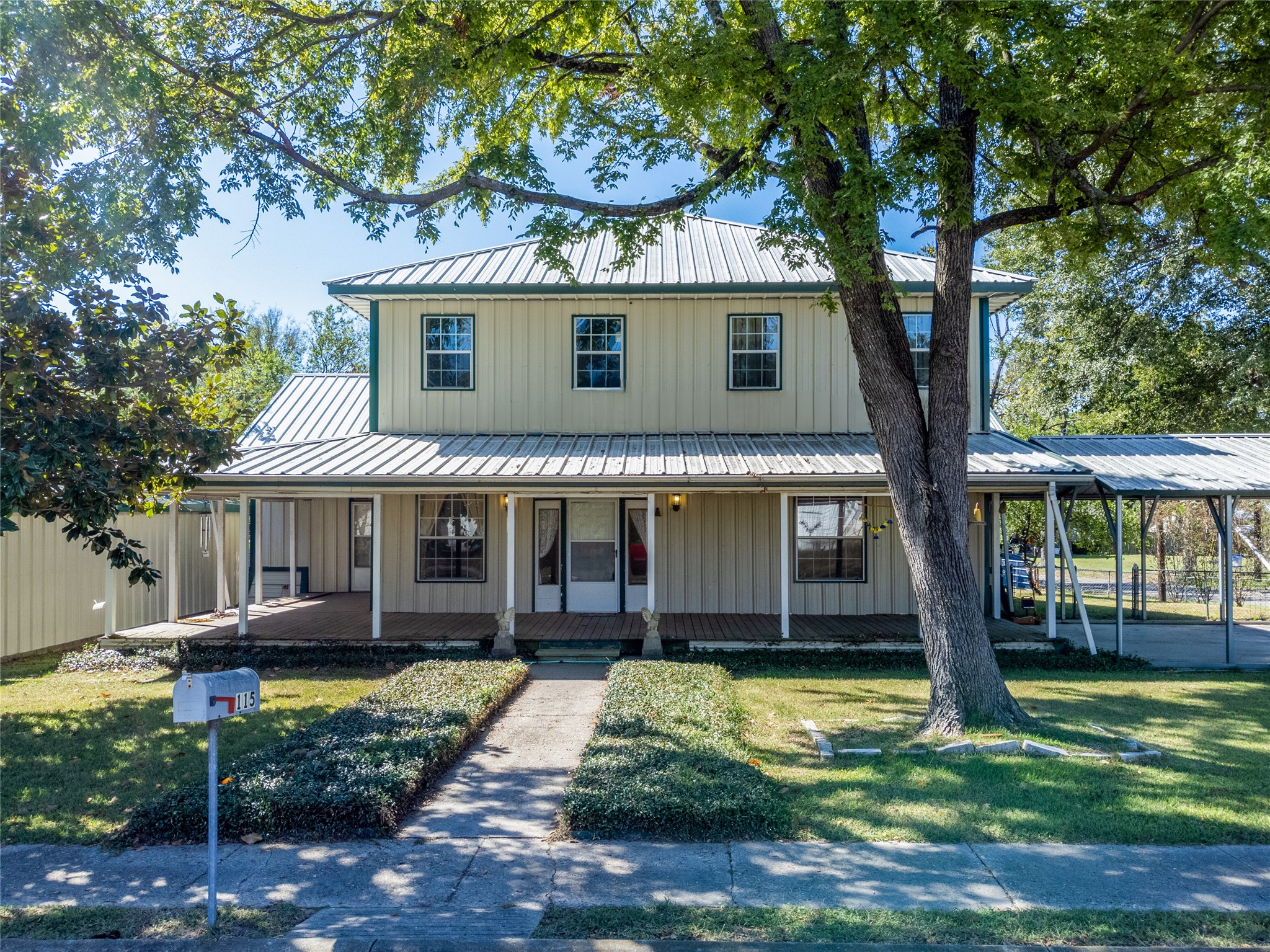 115 W Sage Street Winnsboro TX 75494