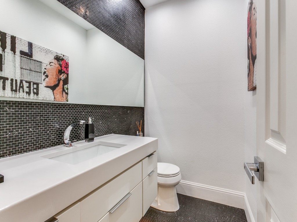 5818 London Lane Dallas TX 75252