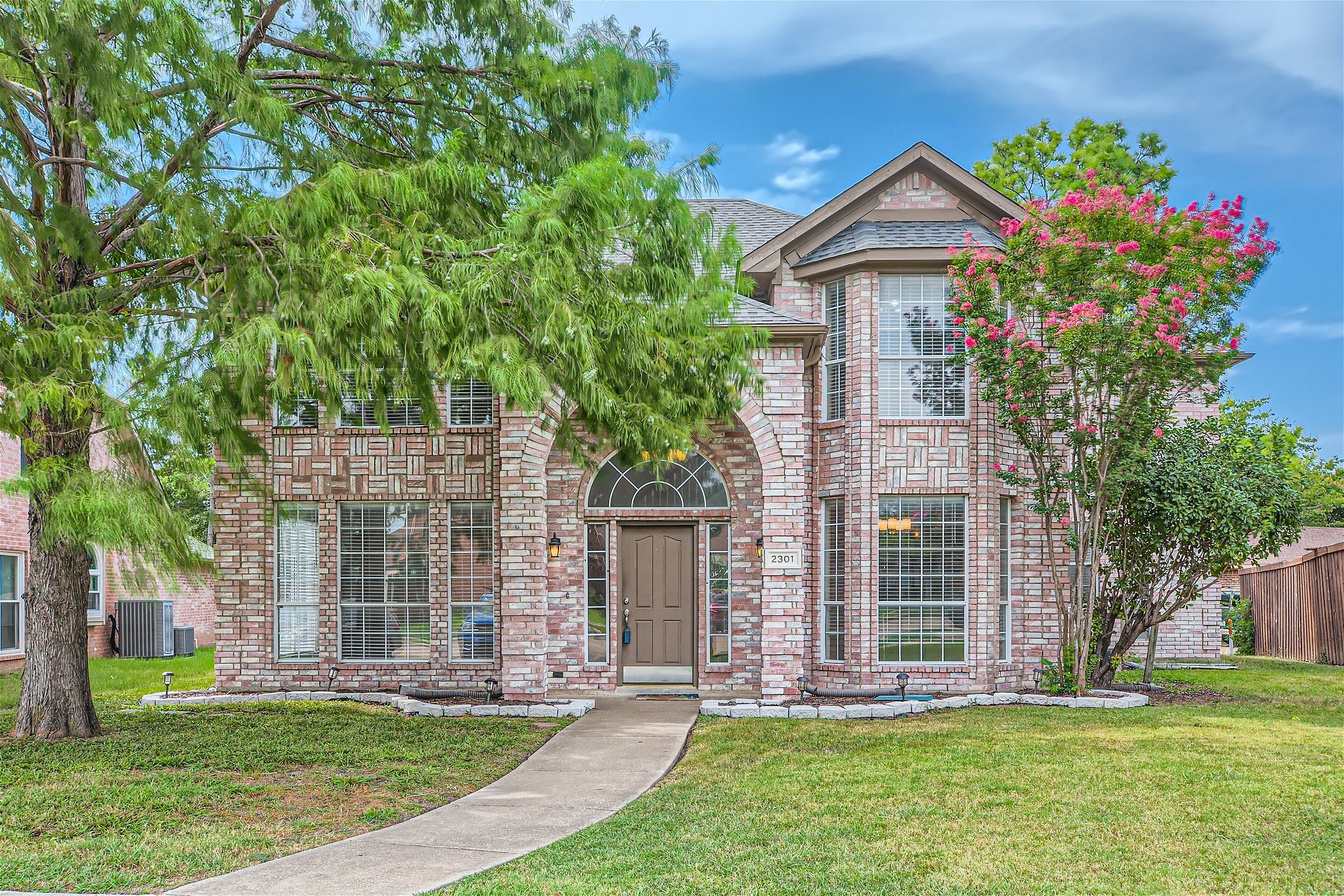 2301 Lawton Lane Rowlett TX 75089