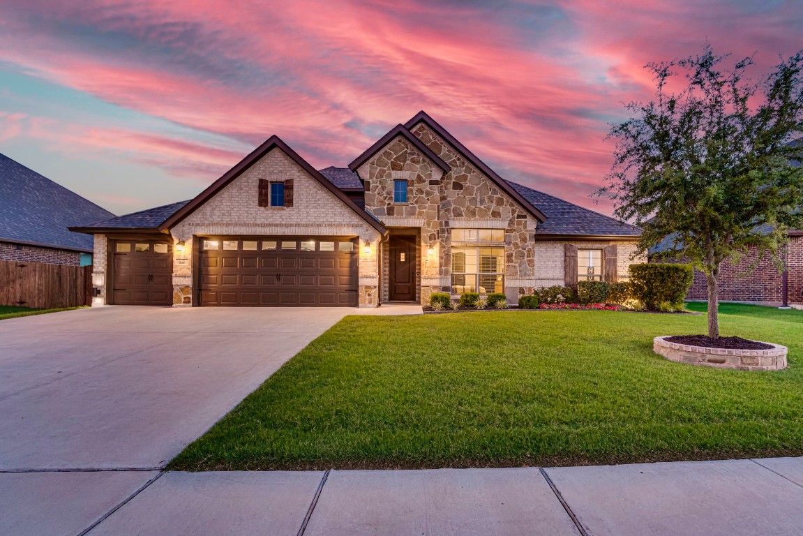 516 Bush Avenue Waxahachie TX 75165