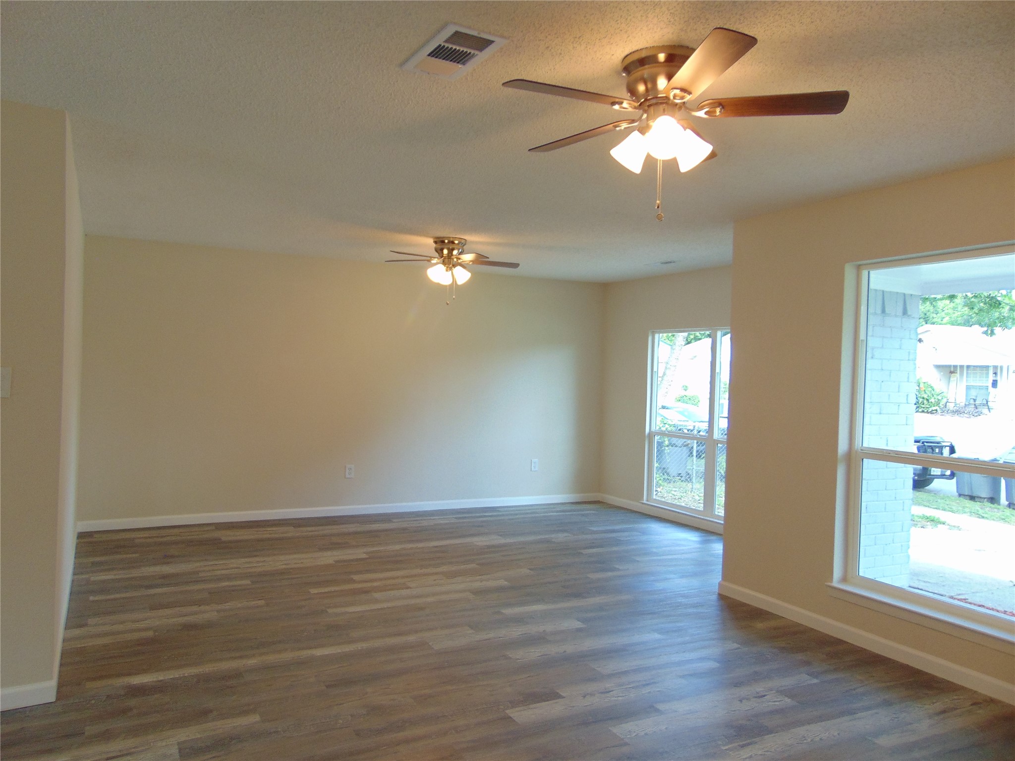 3356 Pacesetter Drive Dallas TX 75241