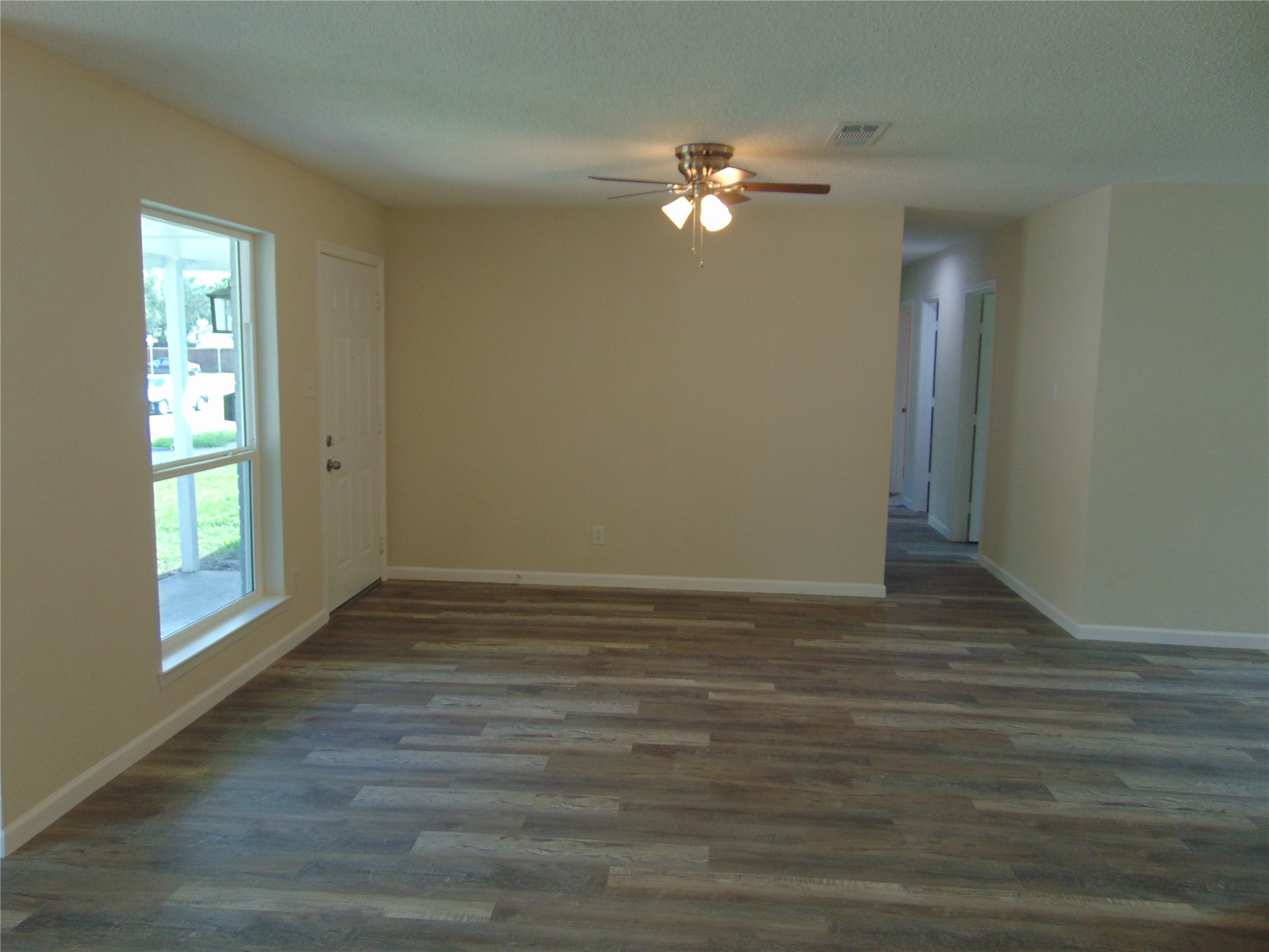 3356 Pacesetter Drive Dallas TX 75241