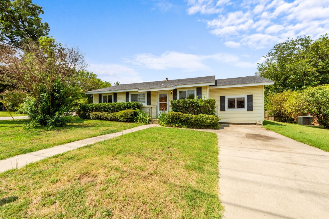 1306 S Hatcher Street Decatur TX 76234