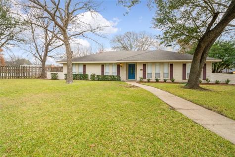 1230 Greenbriar Circle Desoto TX 75115
