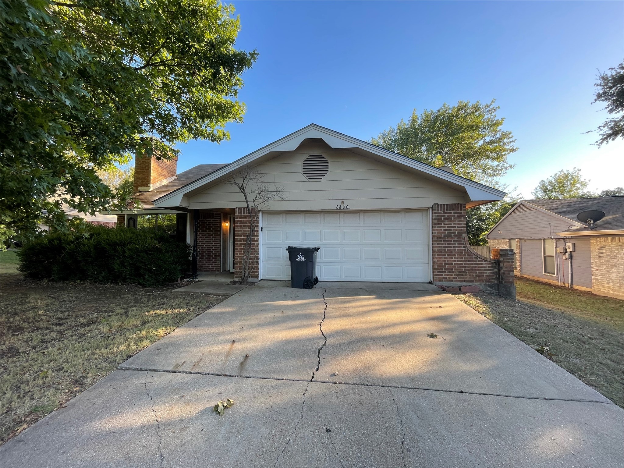 2800 Glen Hollow Circle Arlington TX 76016