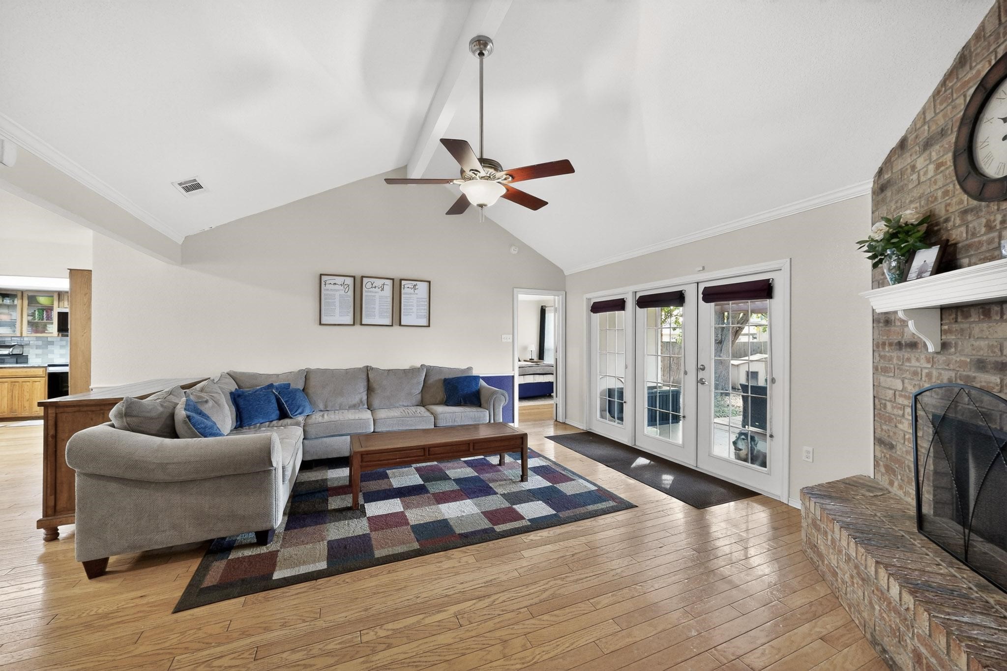 932 Freestone Drive Arlington TX 76017