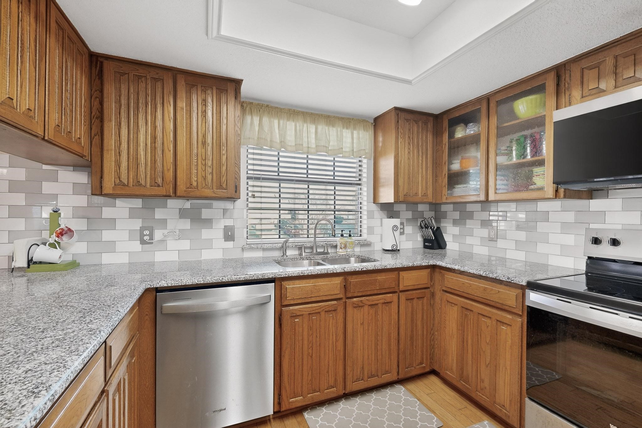 932 Freestone Drive Arlington TX 76017