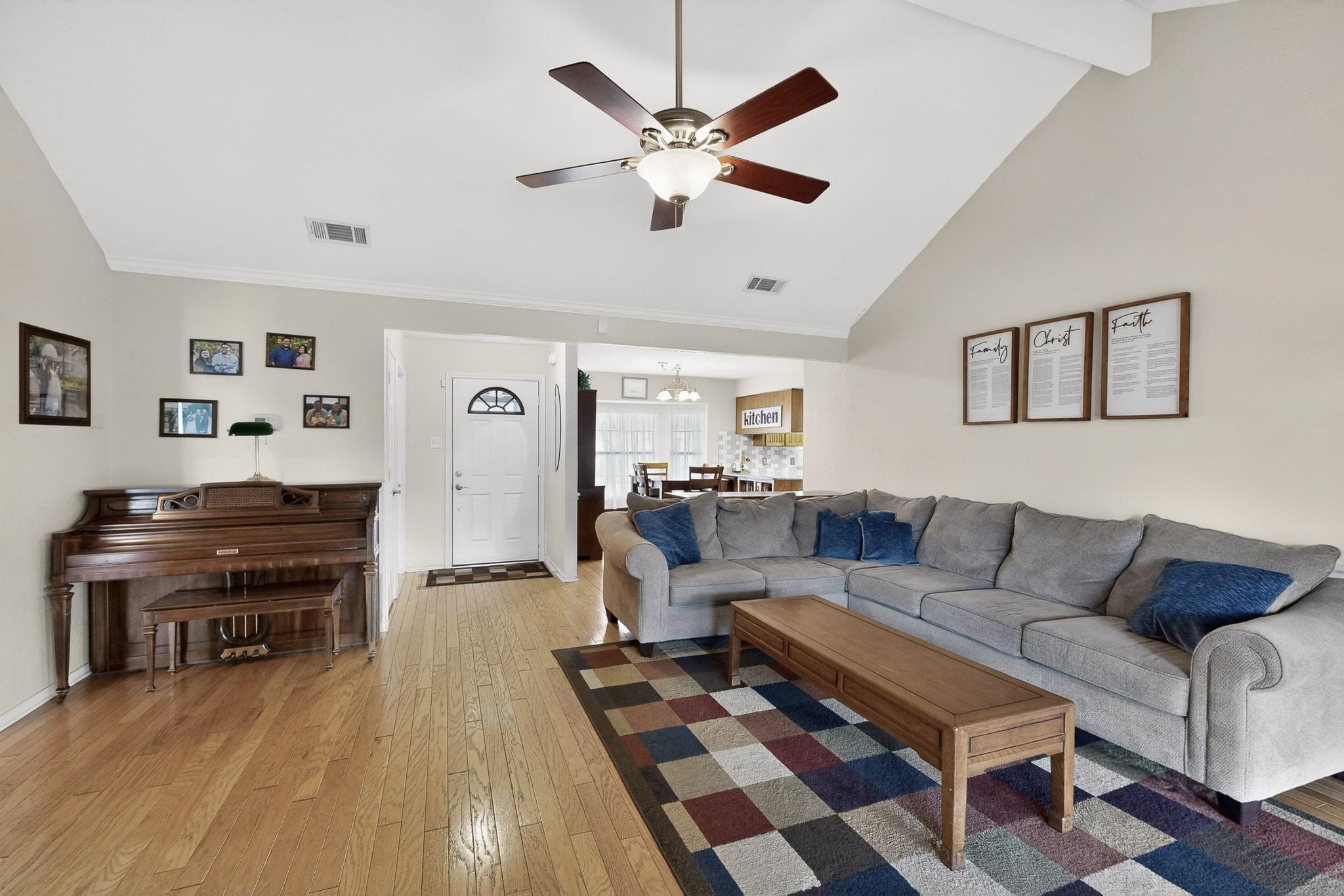 932 Freestone Drive Arlington TX 76017