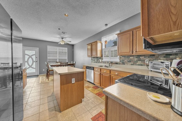 4024 Busch Gardens Drive Fort Worth TX 76123