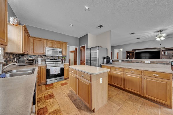 4024 Busch Gardens Drive Fort Worth TX 76123