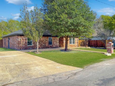 812 W 11th Avenue Corsicana TX 75110