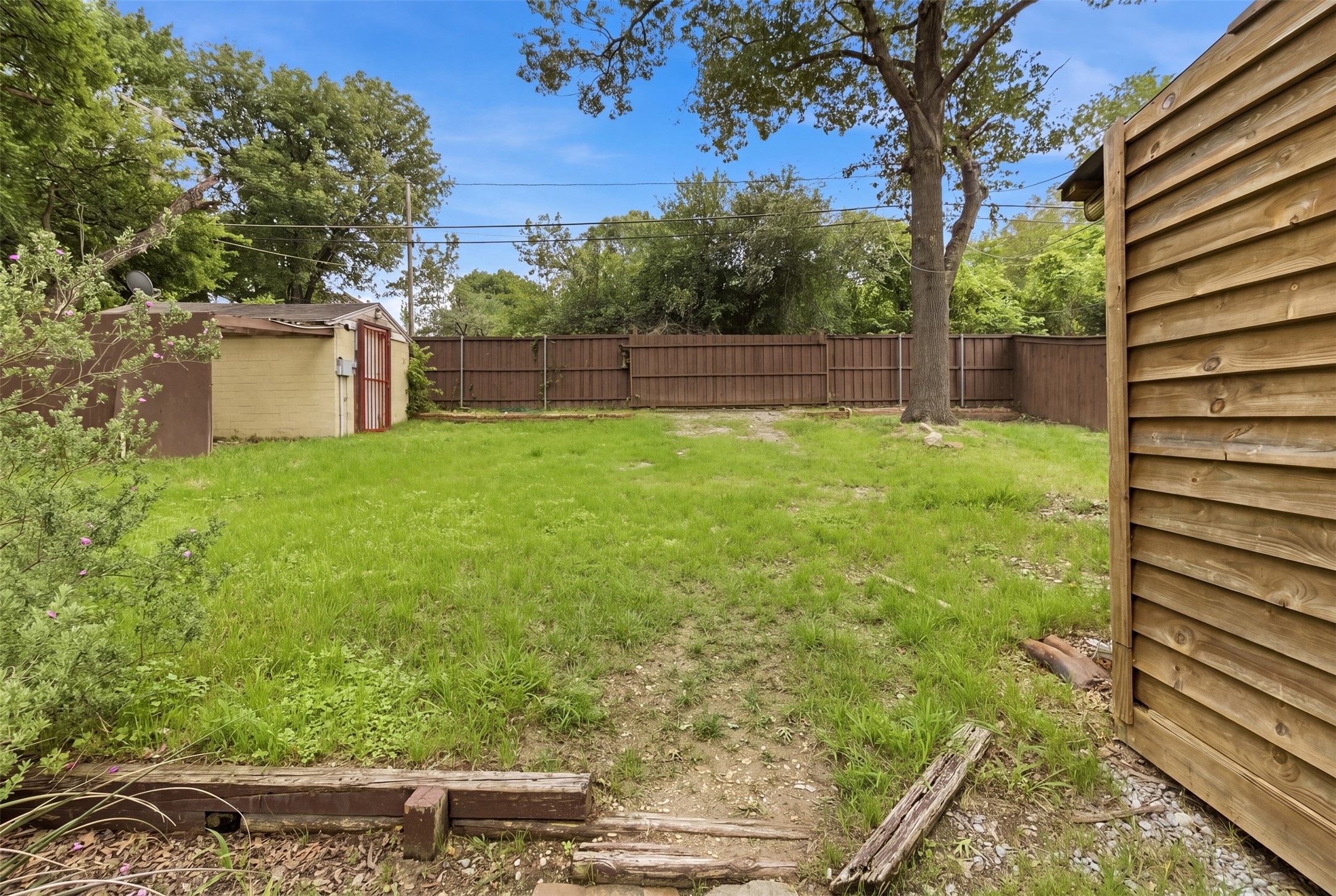 6128 Hollis Avenue Dallas TX 75227