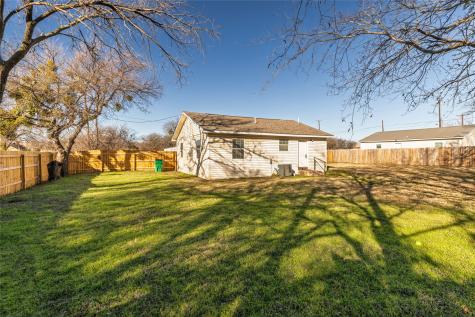 205 N State Highway 101 Chico TX 76431