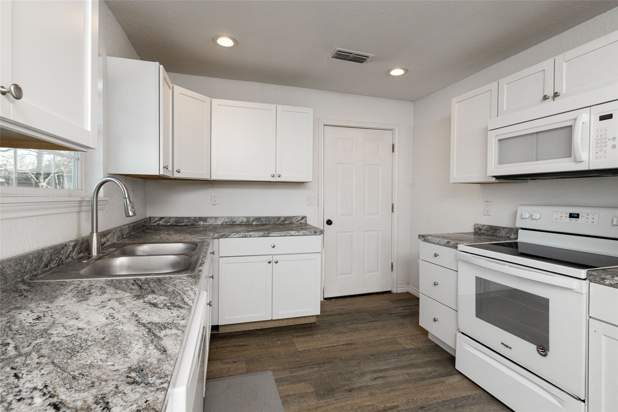 205 N State Highway 101 Chico TX 76431