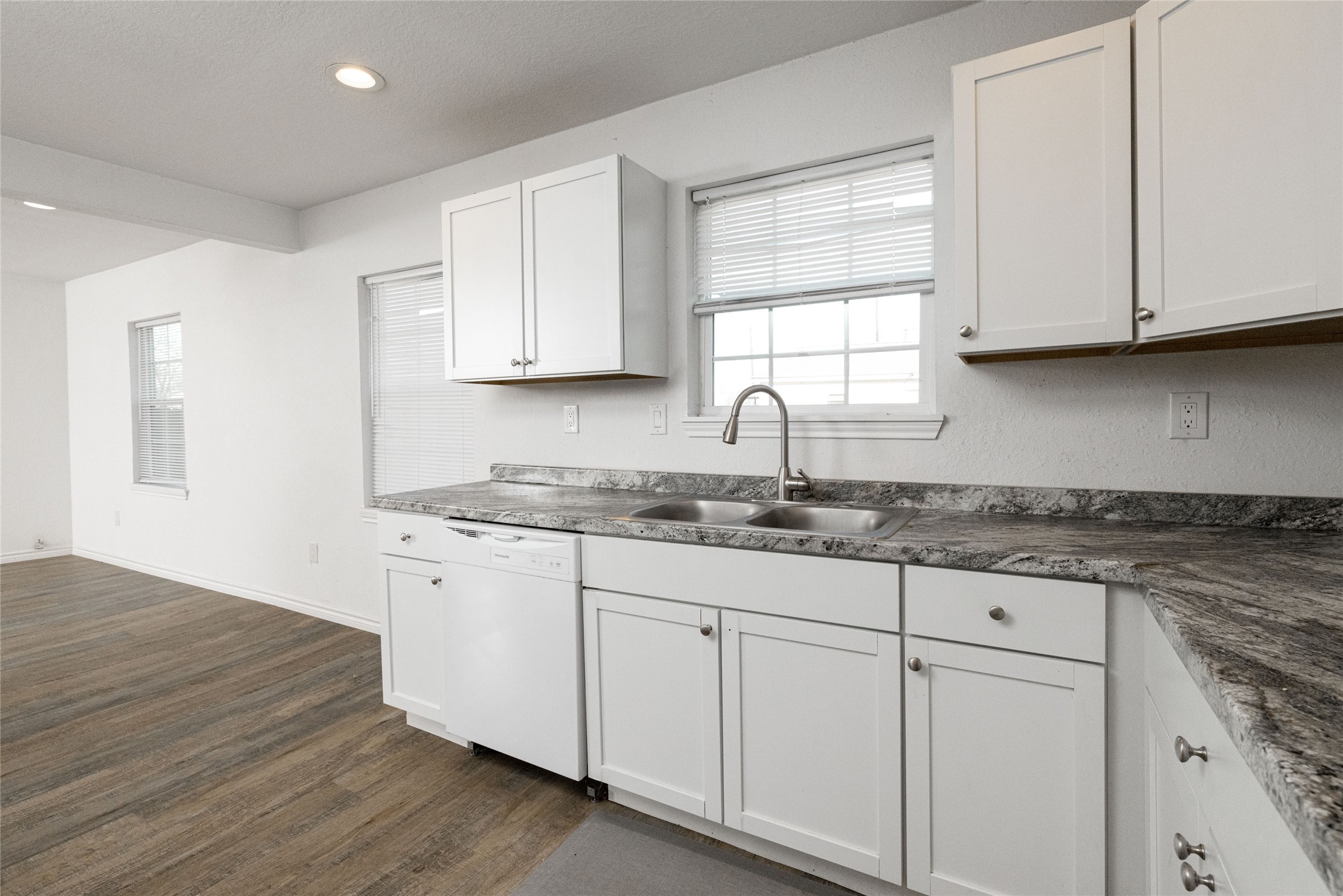 205 N State Highway 101 Chico TX 76431