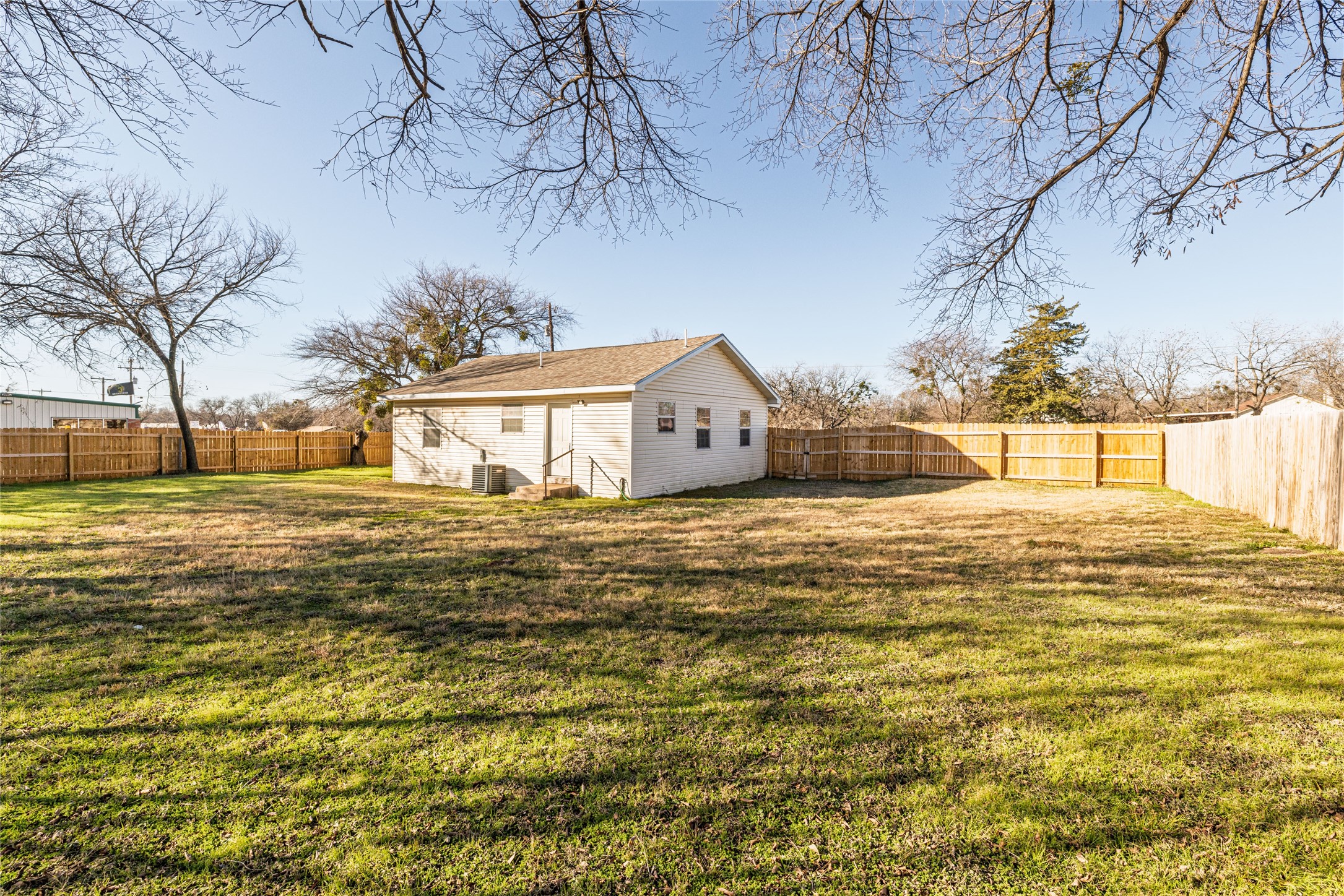 205 N State Highway 101 Chico TX 76431