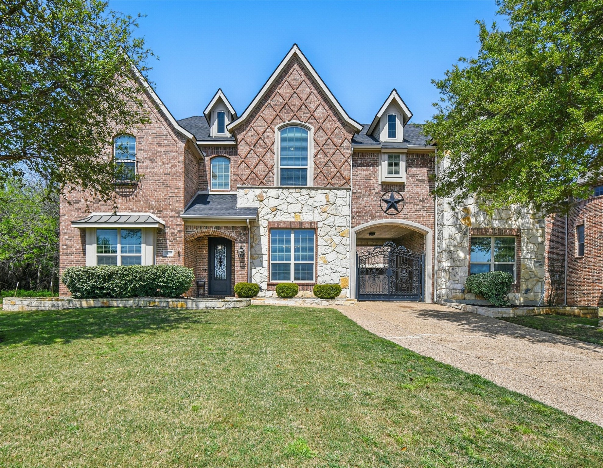 3060 England Parkway Grand Prairie TX 75054