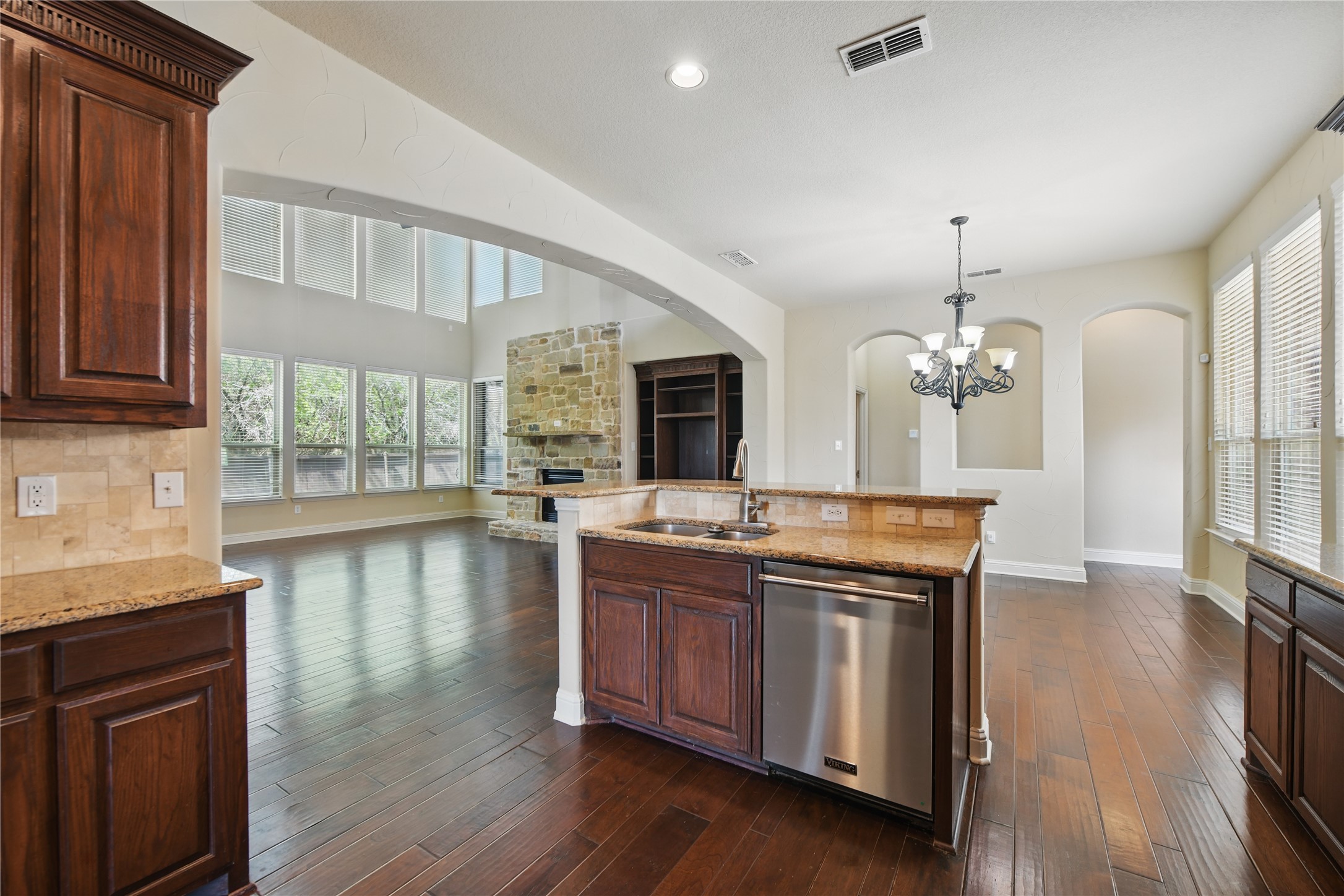 3060 England Parkway Grand Prairie TX 75054