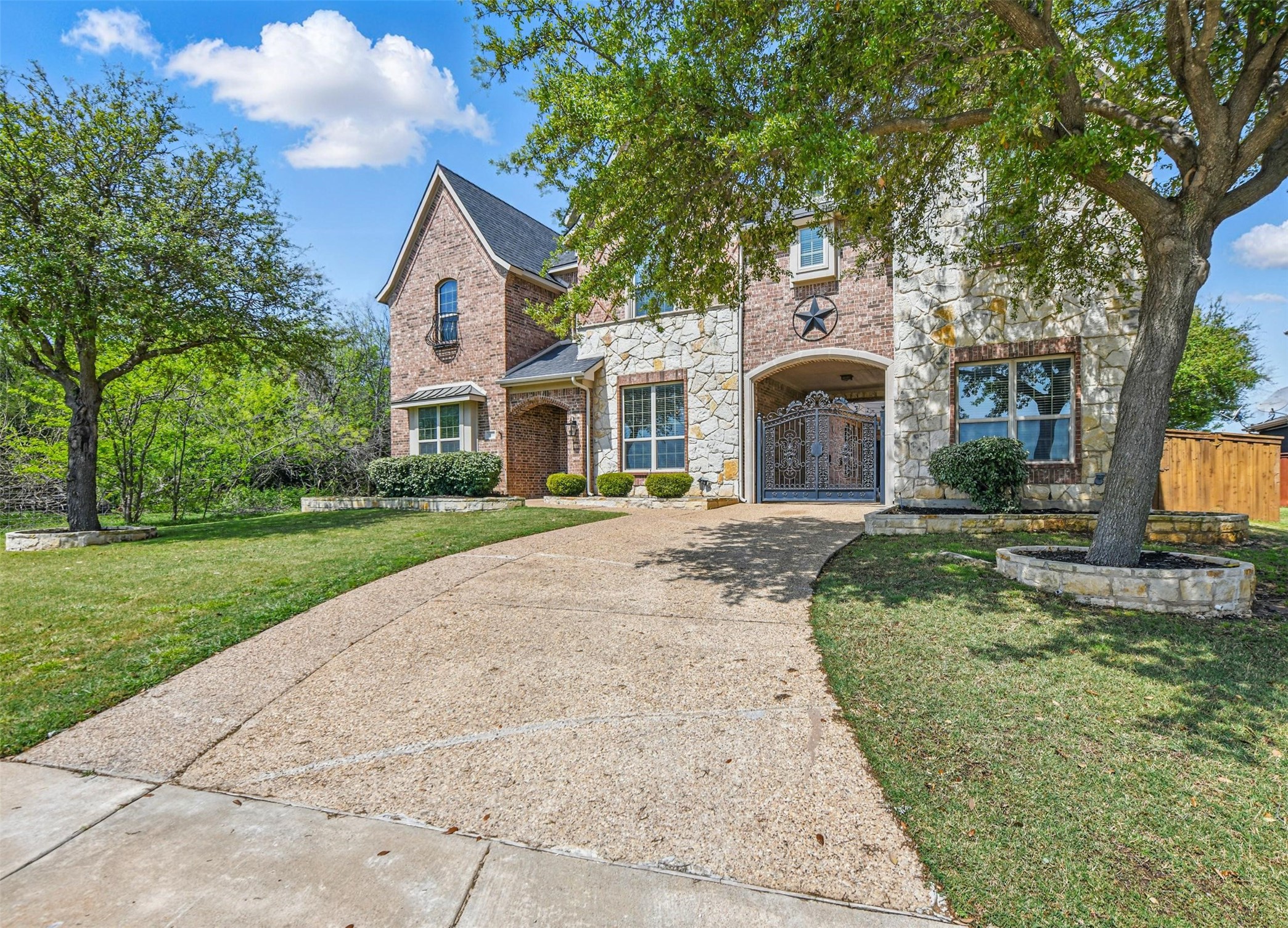 3060 England Parkway Grand Prairie TX 75054