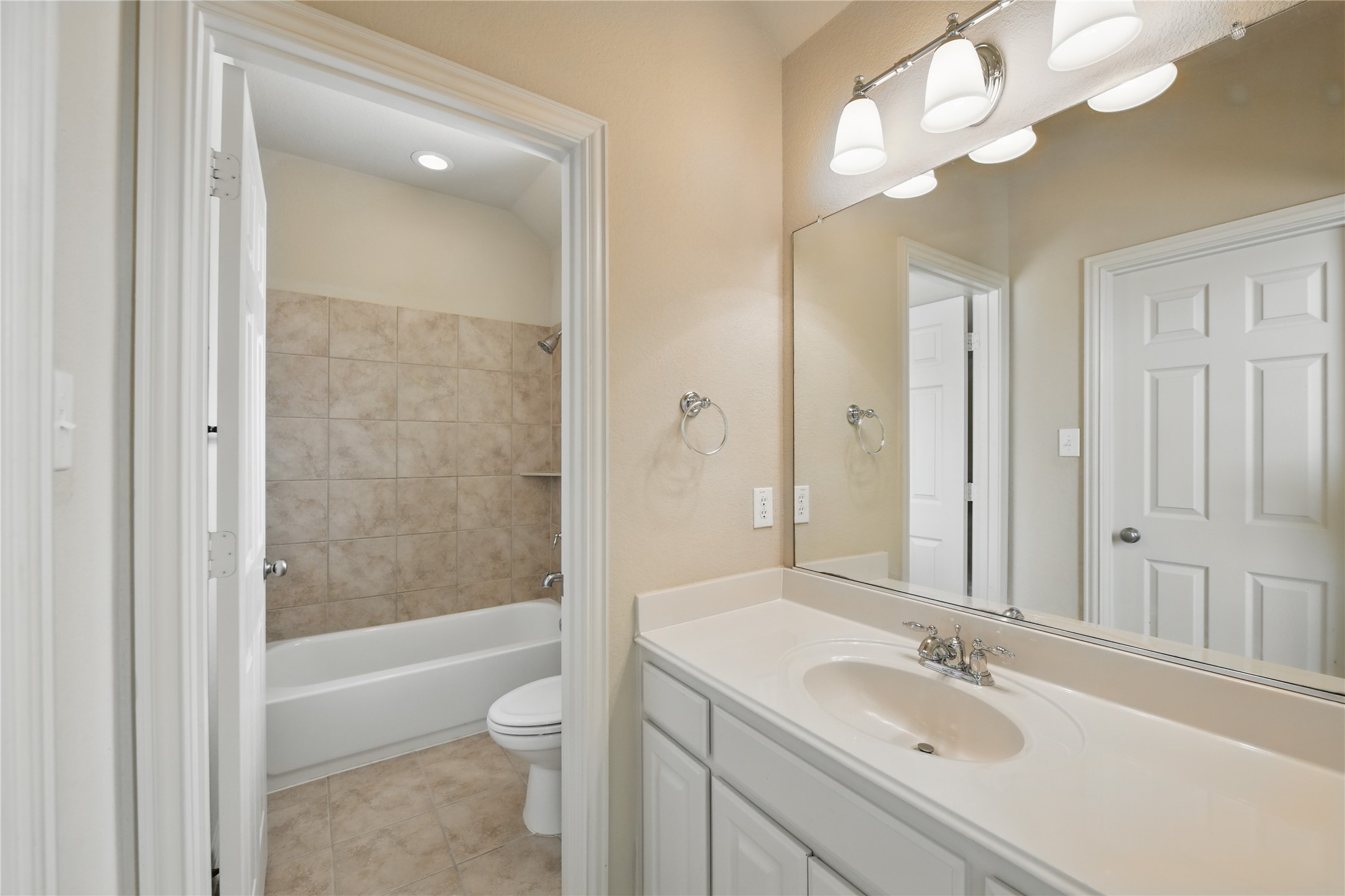 3060 England Parkway Grand Prairie TX 75054