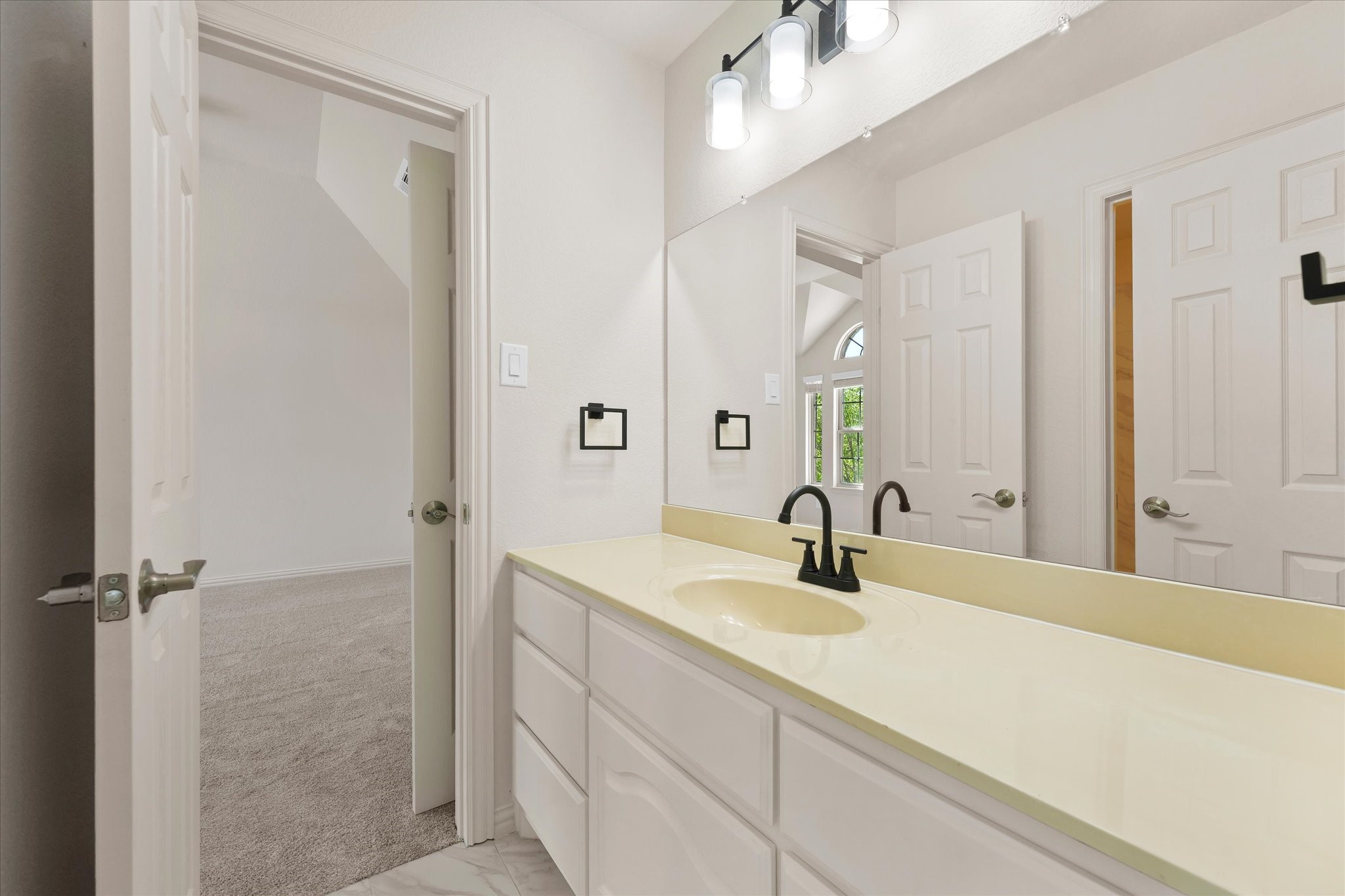 2824 Pino Grand Prairie TX 75054