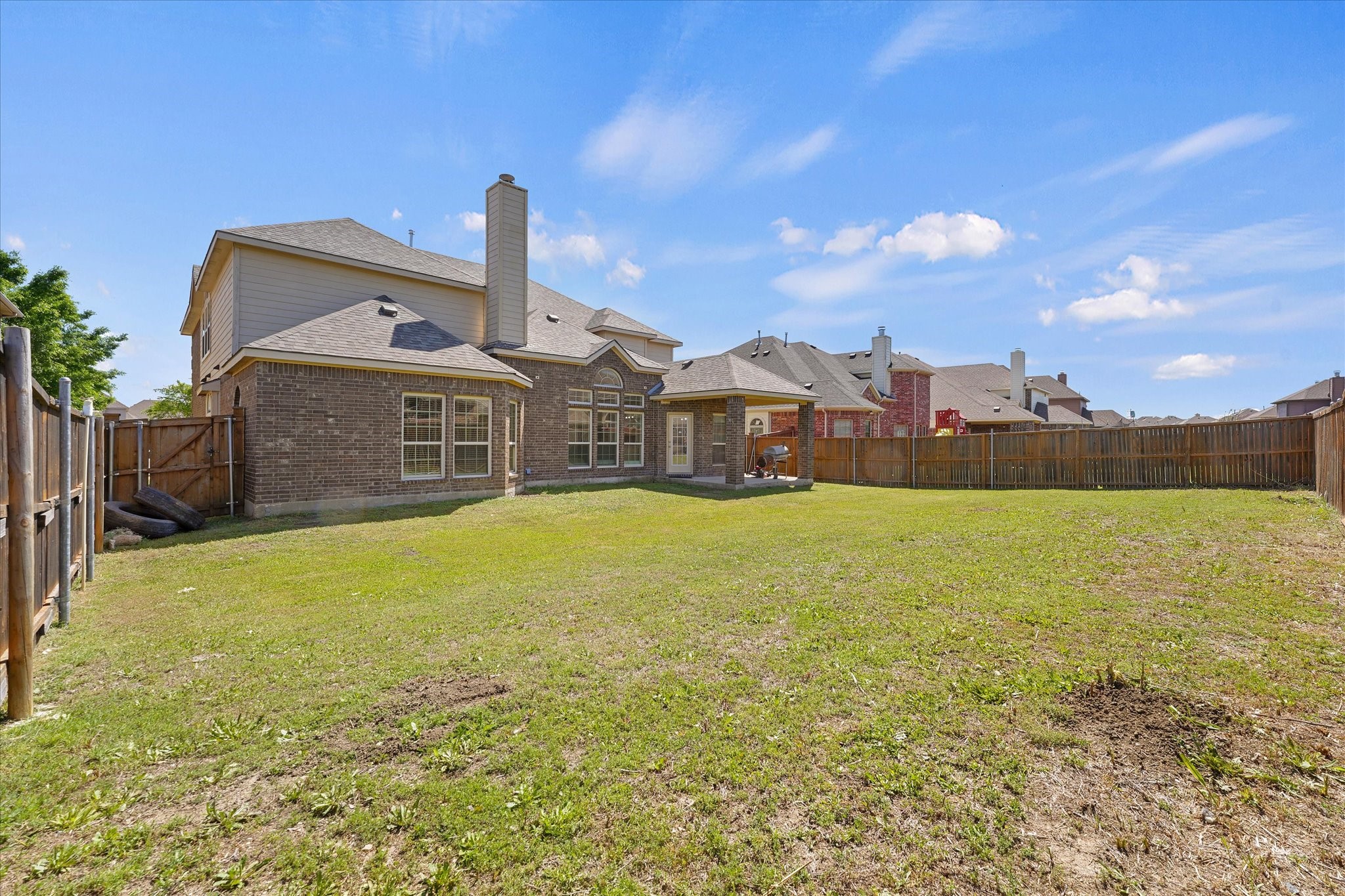 2824 Pino Grand Prairie TX 75054