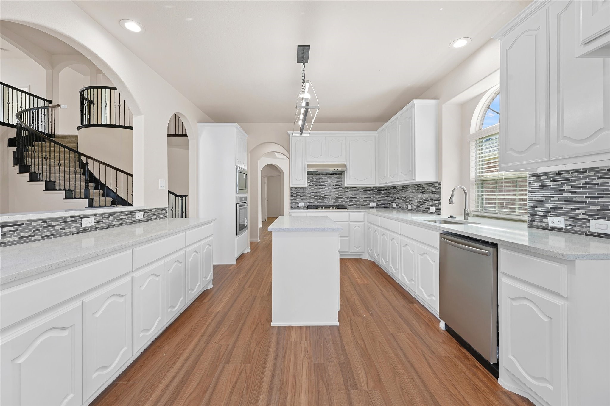 2824 Pino Grand Prairie TX 75054