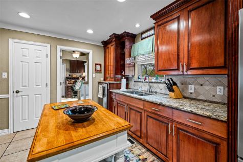 8902 Woodlawn Drive Granbury TX 76049