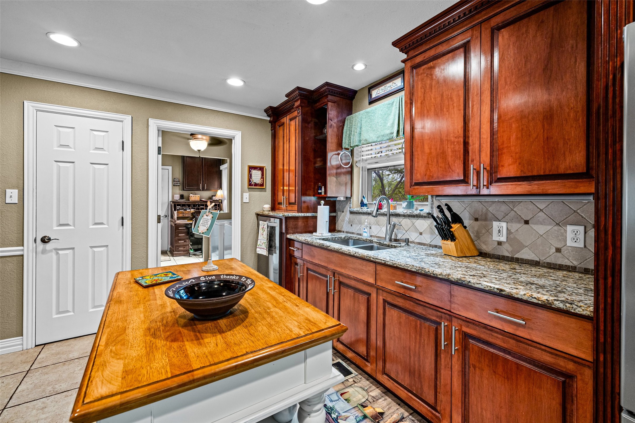 8902 Woodlawn Drive Granbury TX 76049