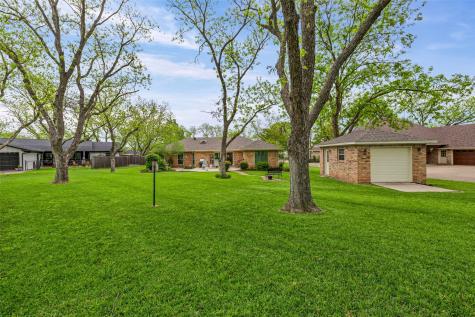8902 Woodlawn Drive Granbury TX 76049