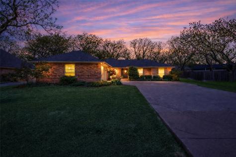 8902 Woodlawn Drive Granbury TX 76049
