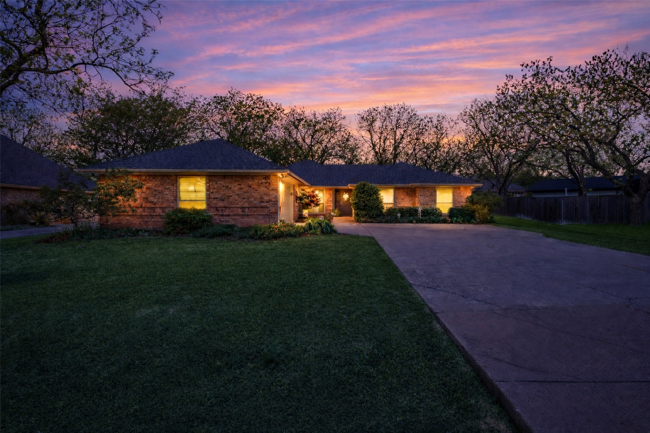 8902 Woodlawn Drive Granbury TX 76049