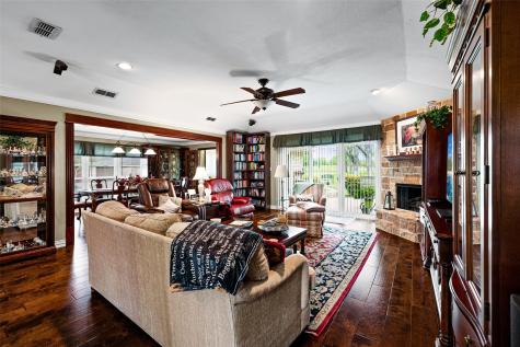 8902 Woodlawn Drive Granbury TX 76049