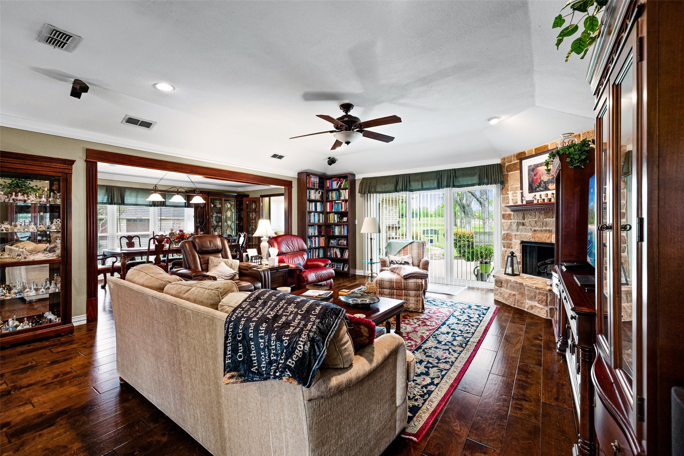8902 Woodlawn Drive Granbury TX 76049