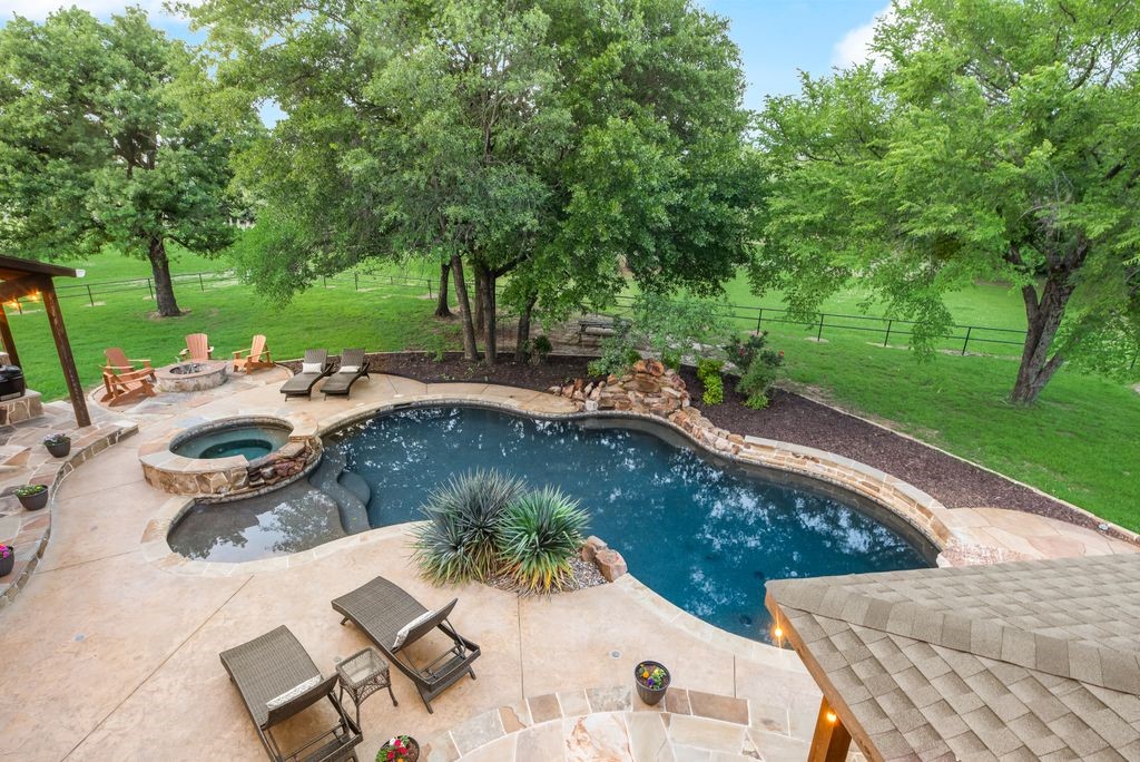 2880 County Road 249 Poetry TX 75160
