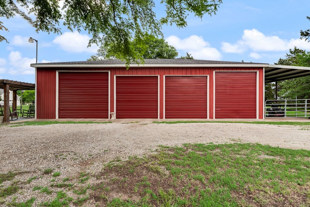 2880 County Road 249 Poetry TX 75160