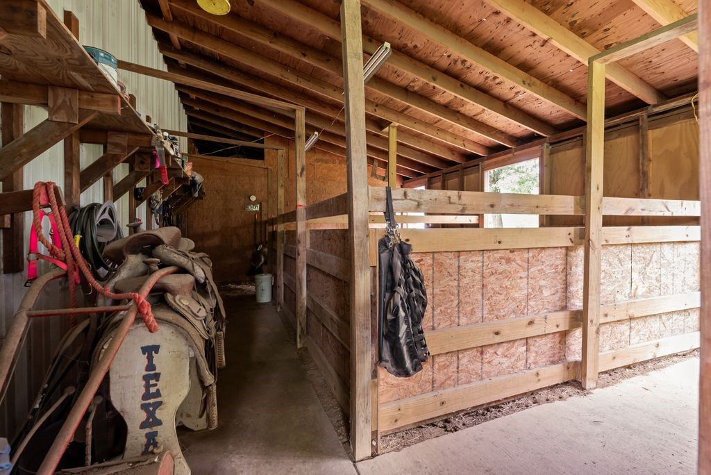 2880 County Road 249 Poetry TX 75160