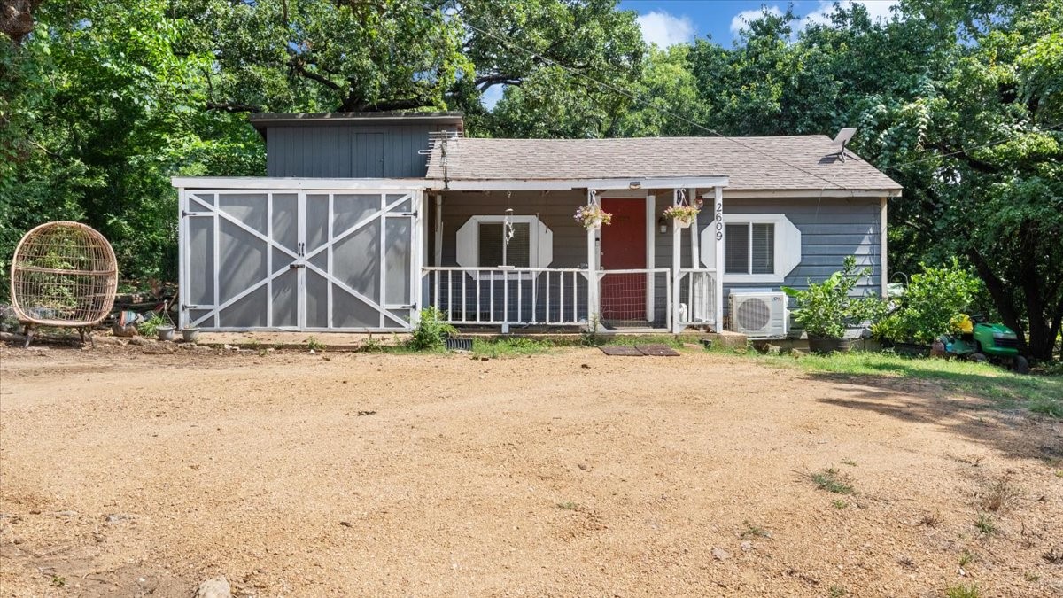 2609 Washington Street Denison TX 75020