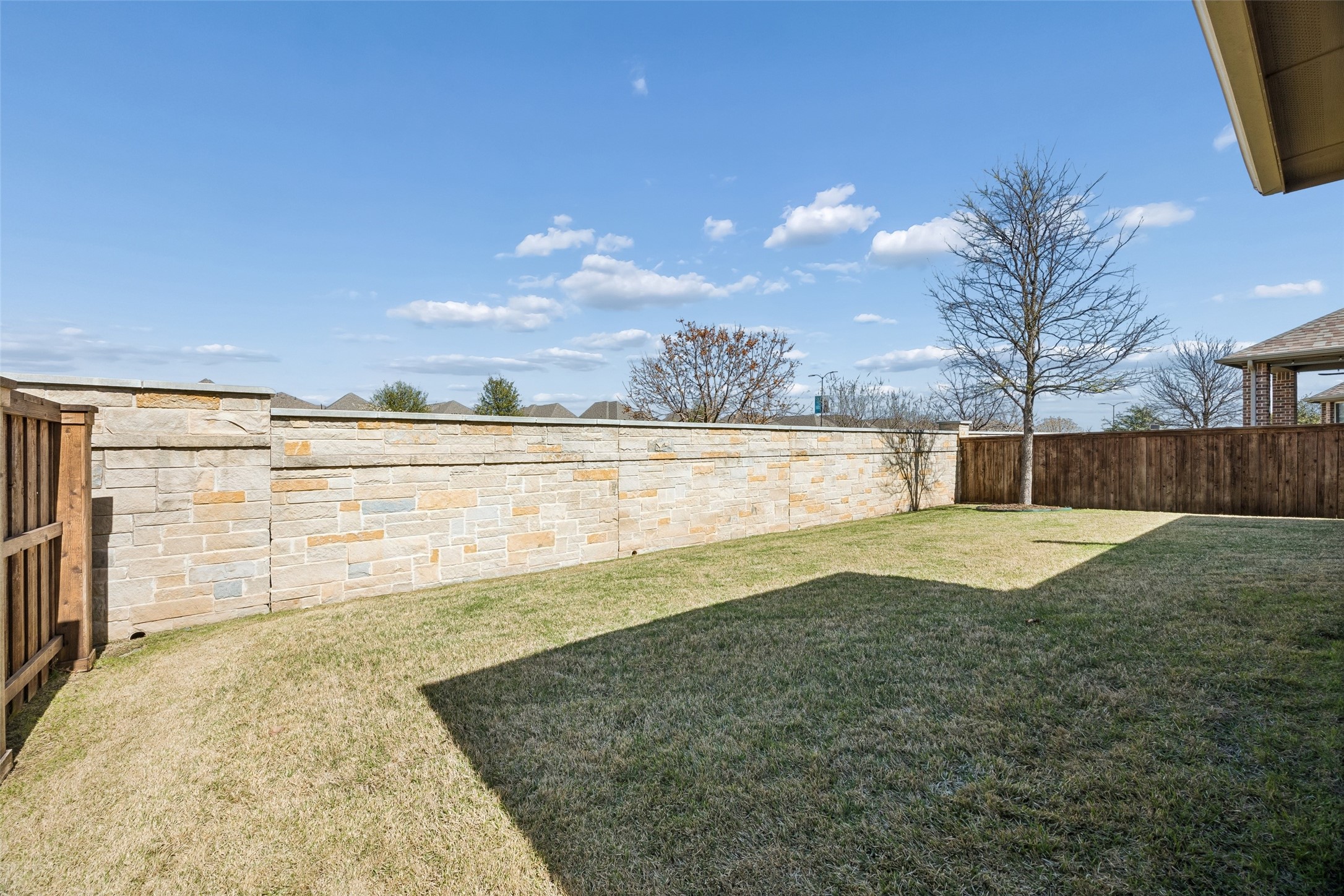 413 Lake Livingston Trail Mckinney TX 75071