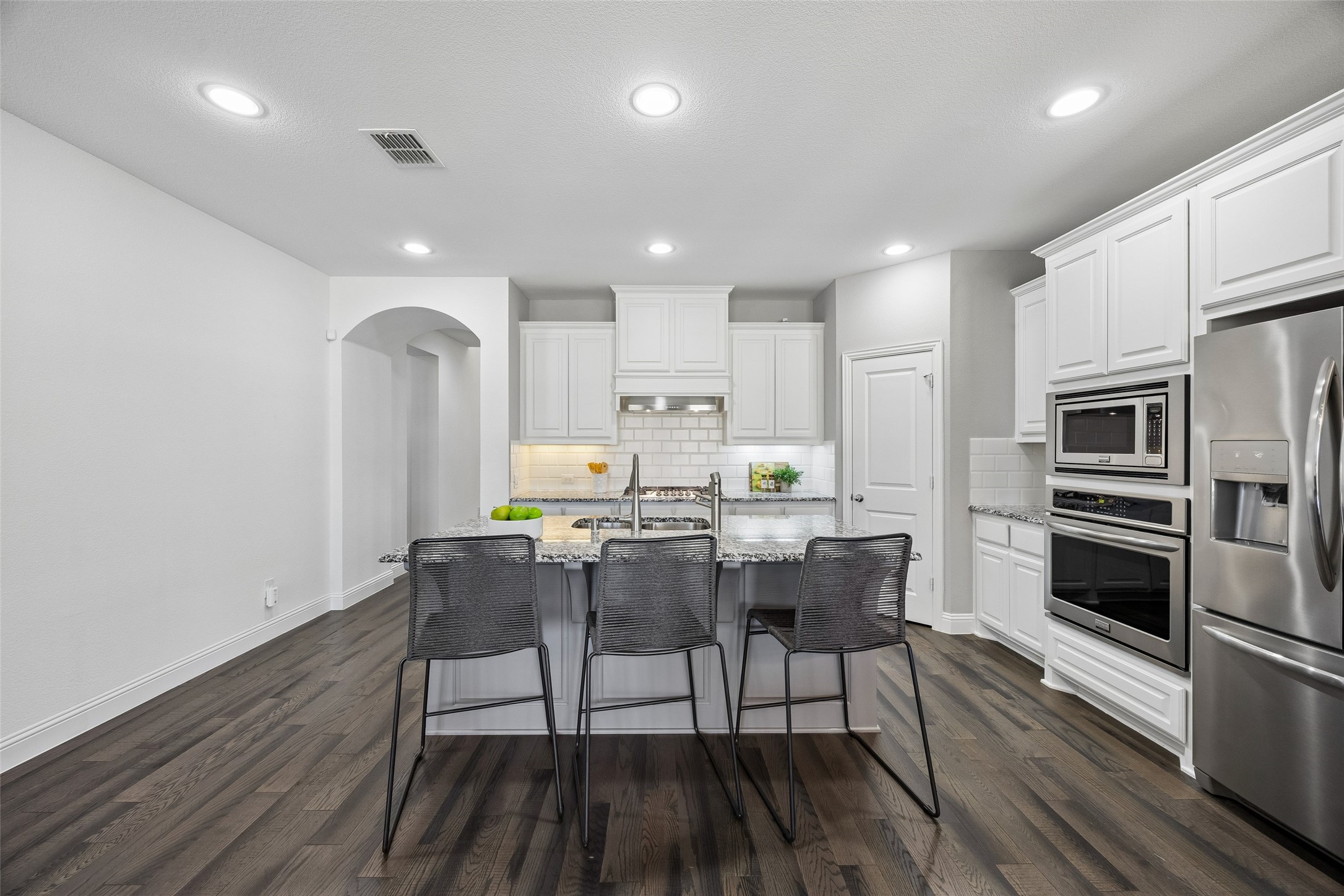 413 Lake Livingston Trail Mckinney TX 75071