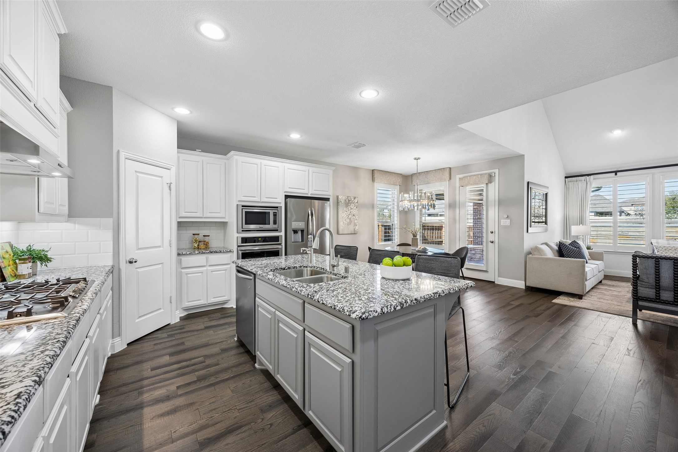 413 Lake Livingston Trail Mckinney TX 75071