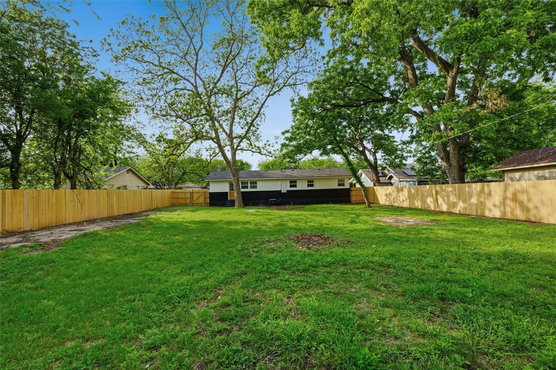 2512 Mckenzie Avenue Waco TX 76708
