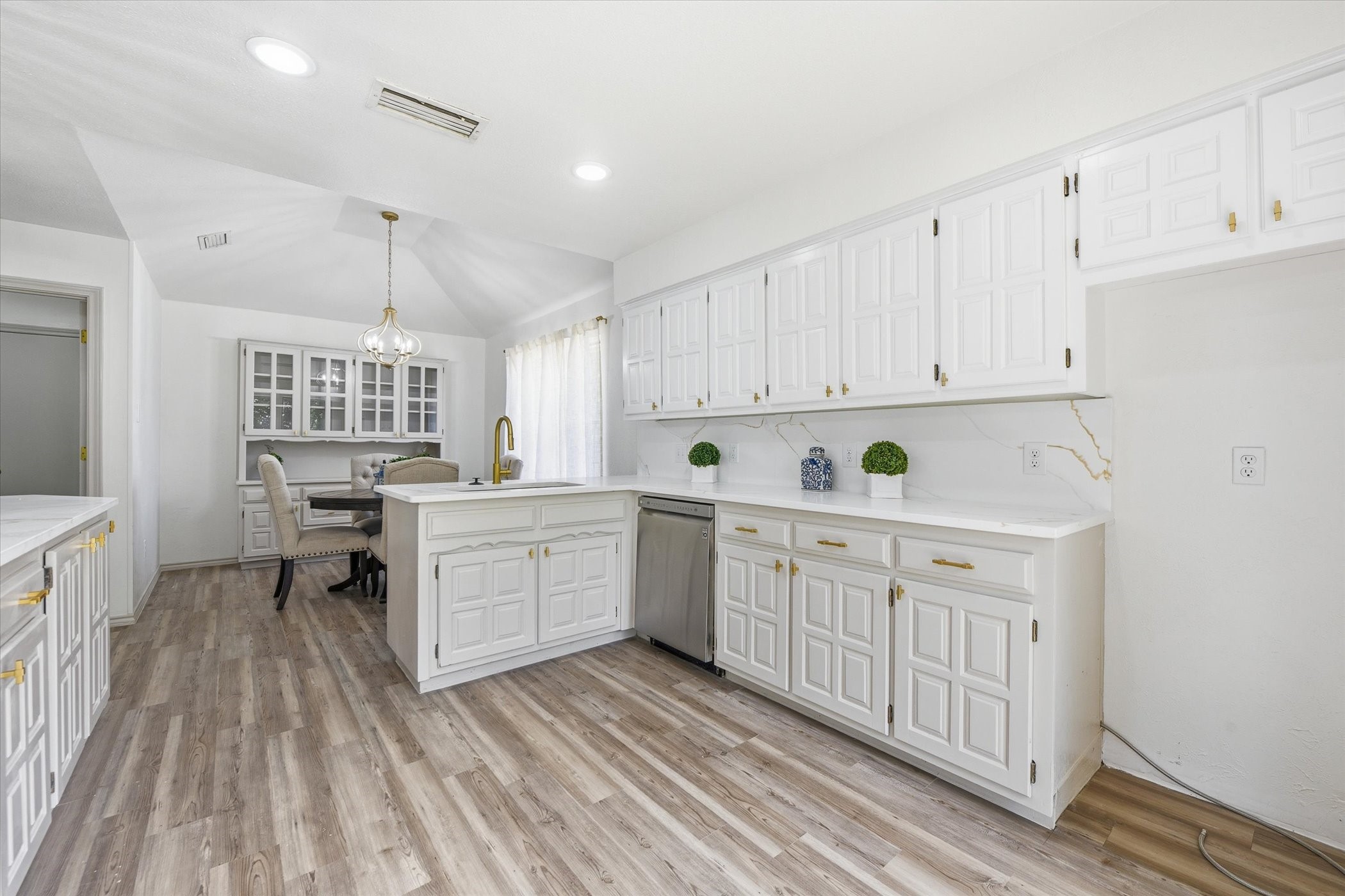 517 E Beady Road Arlington TX 76006