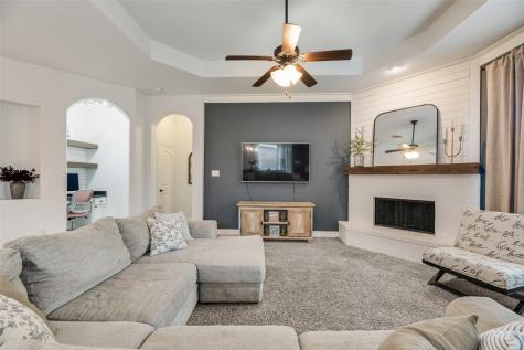 1305 Cheyenne Drive Aubrey TX 76227