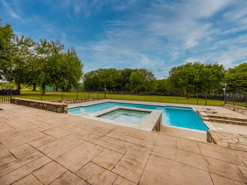362 Woodland Hills Drive Sherman TX 75092