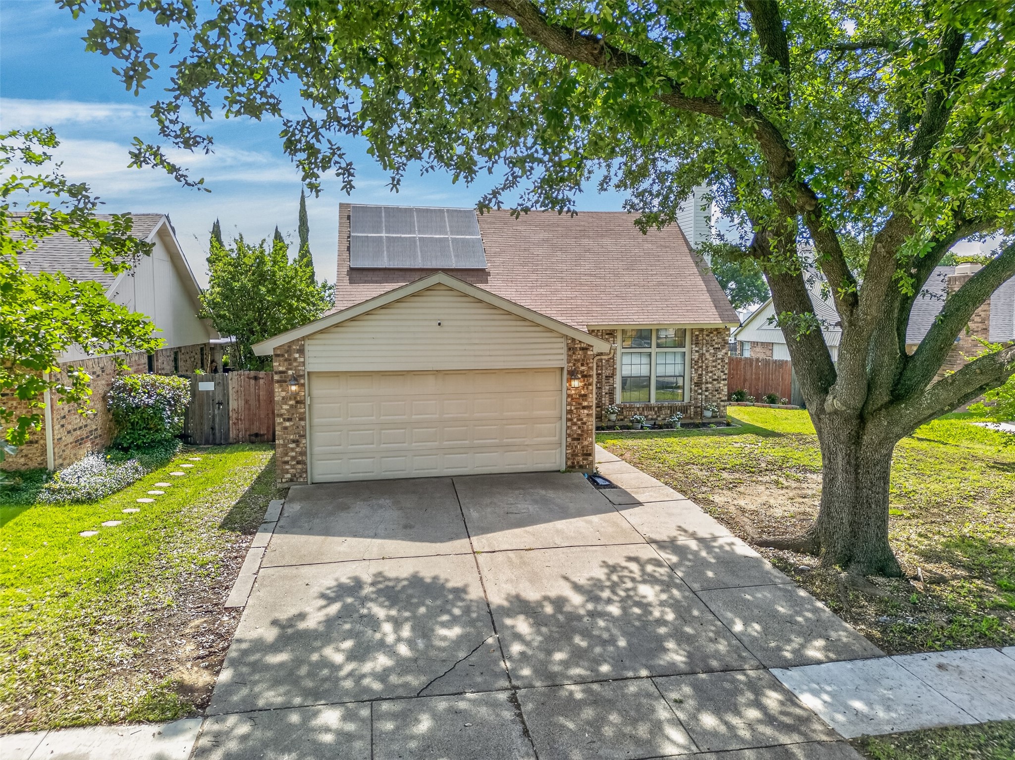5207 Nocona Lane Arlington TX 76018