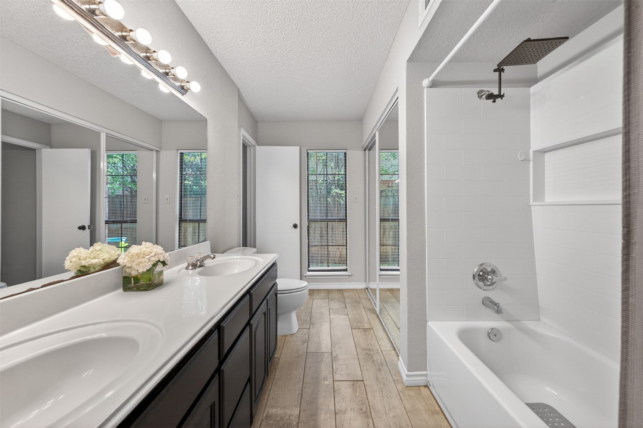 5207 Nocona Lane Arlington TX 76018